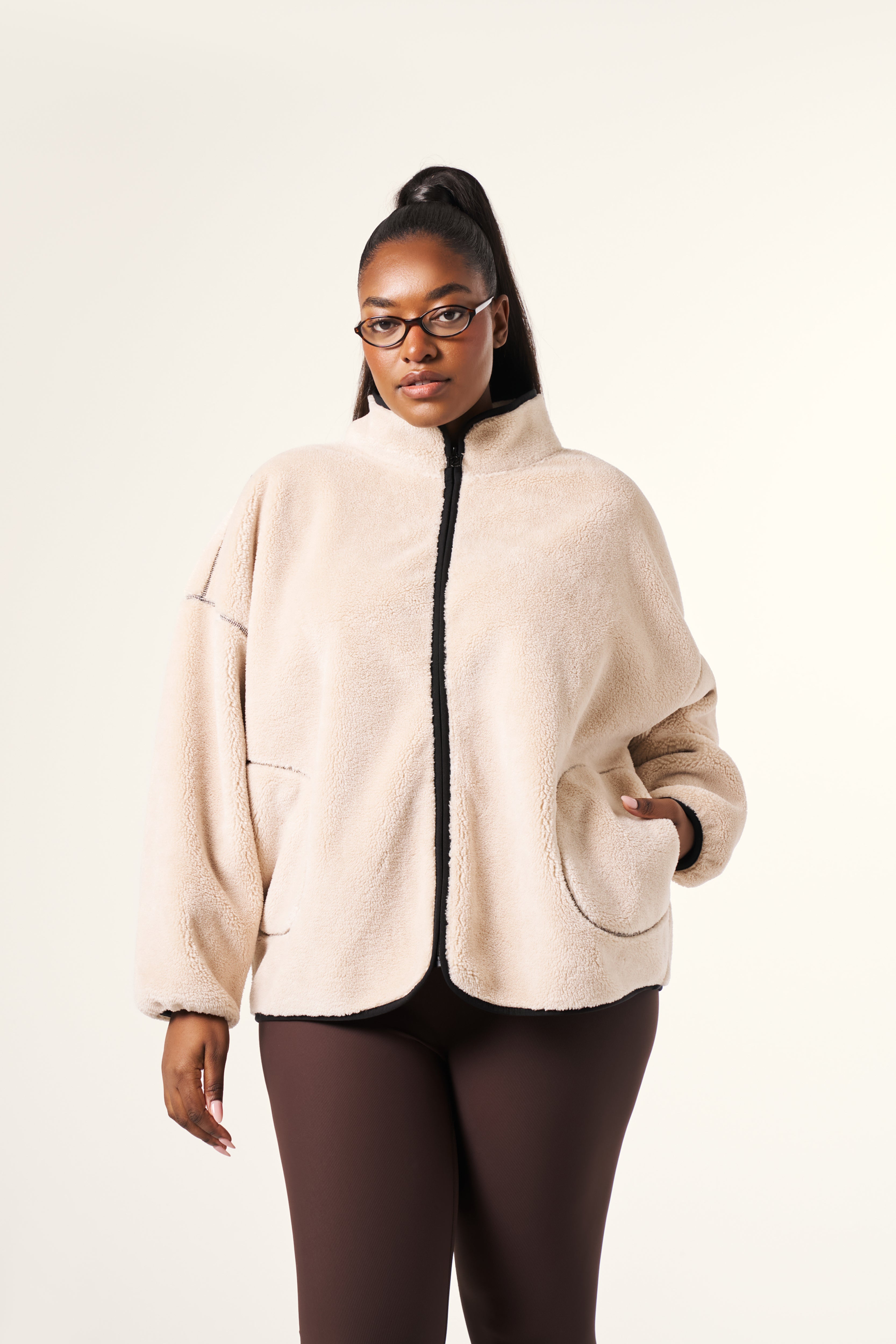 Oversized Contrast Seam Zip Through Borg Jacket - Crème – reasn