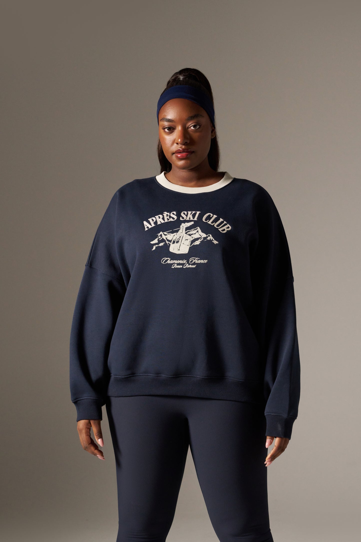 Apres Ski Graphic Sweatshirt - Midnight Blue