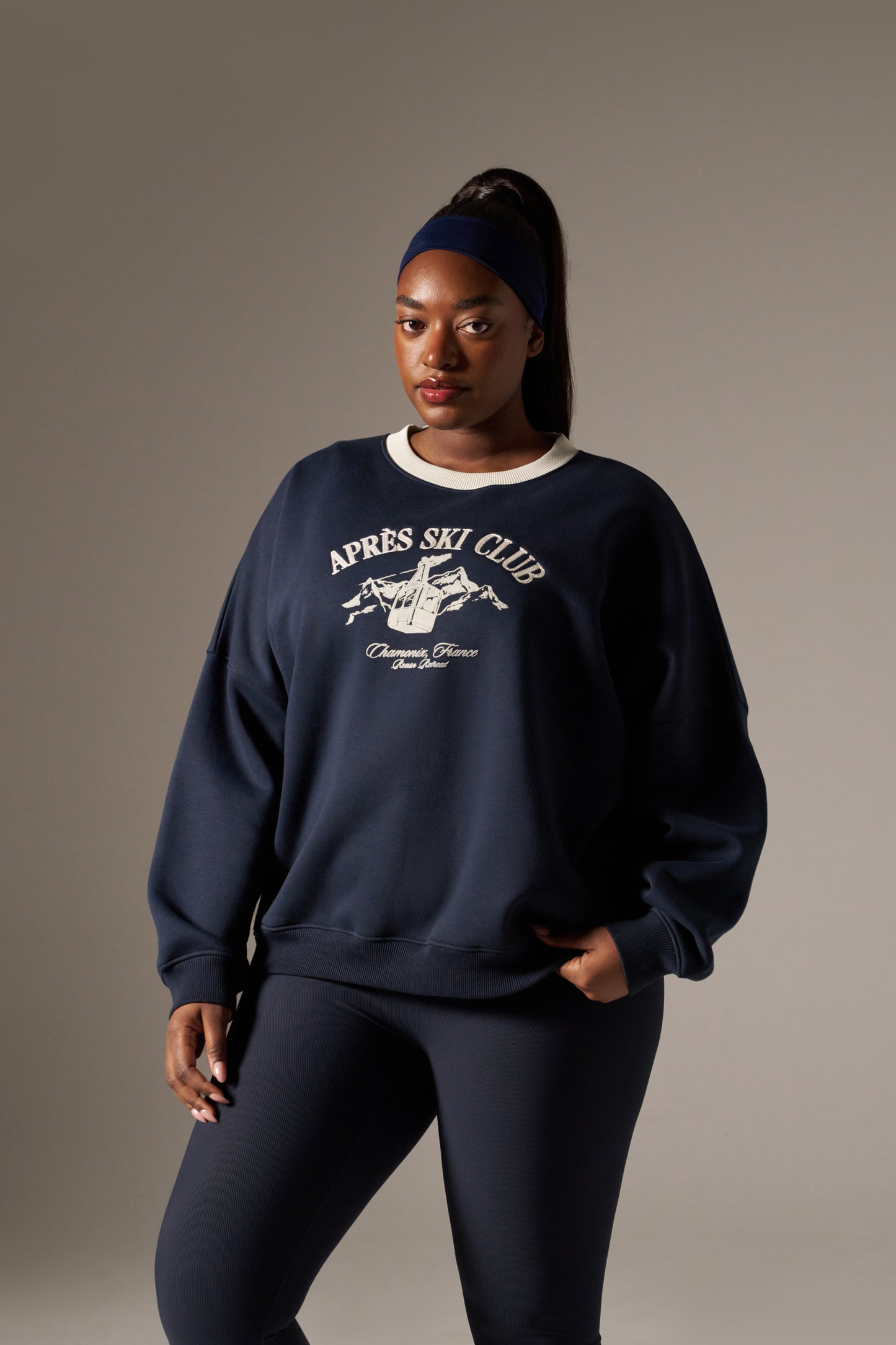 Apres Ski Graphic Sweatshirt - Midnight Blue