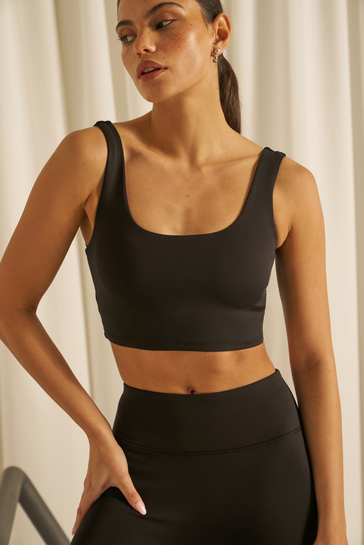 Smoothform Built In Bra Sports Bra - Core Black