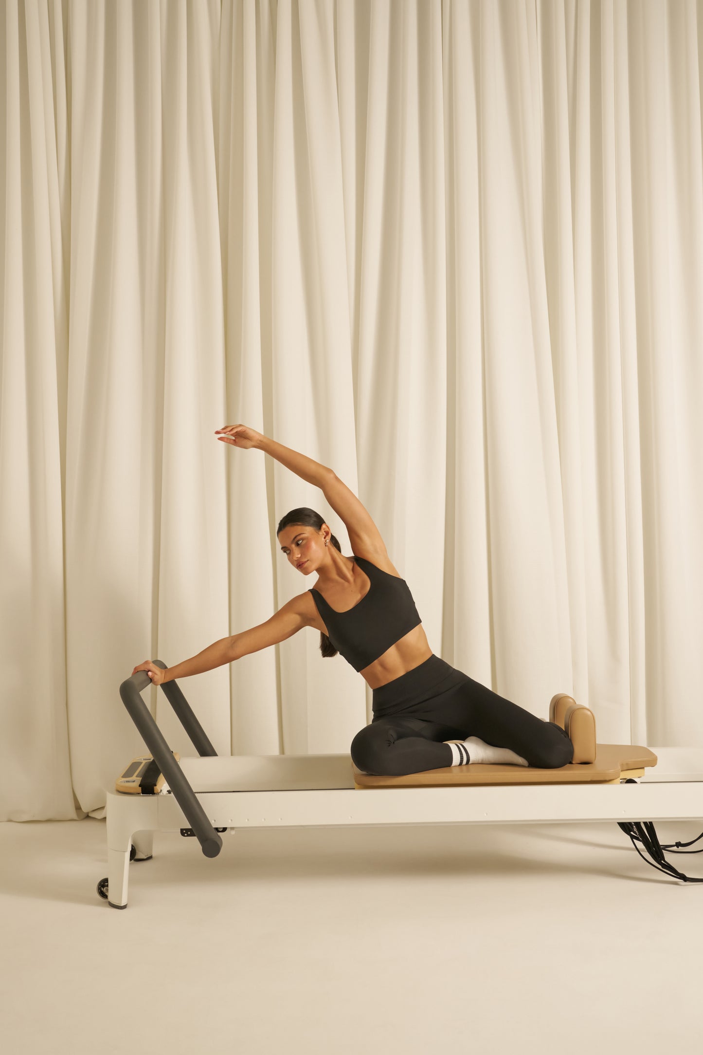 Smoothform Built In Bra Sports Bra - Core Black