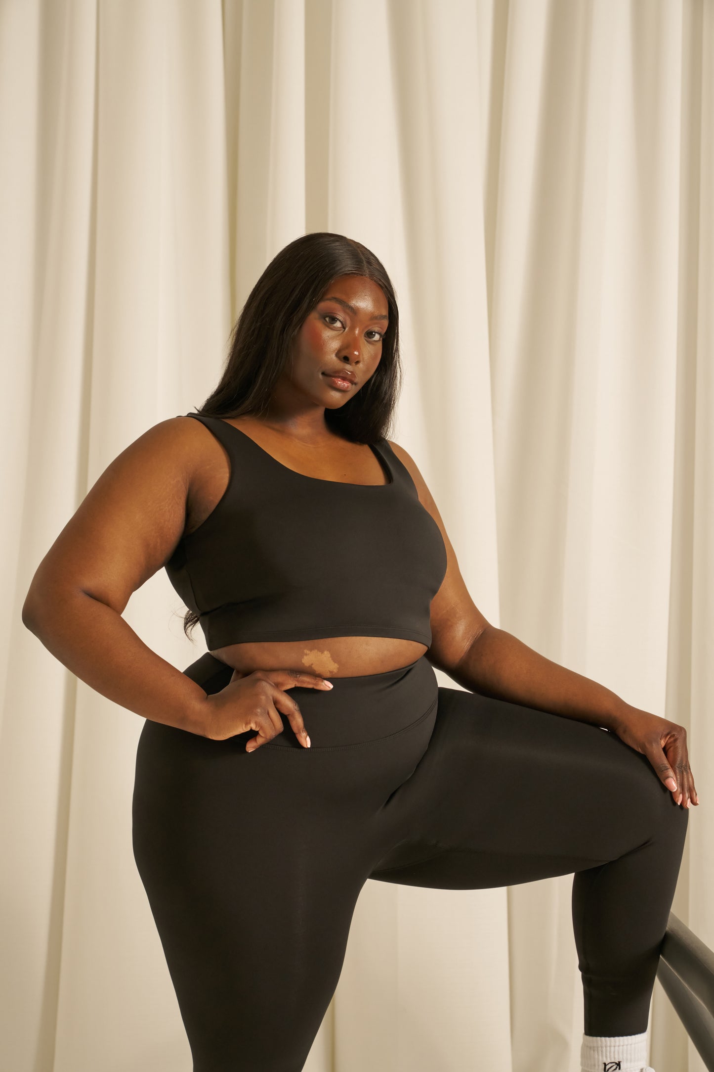 Smoothform Built In Bra Sports Bra - Core Black