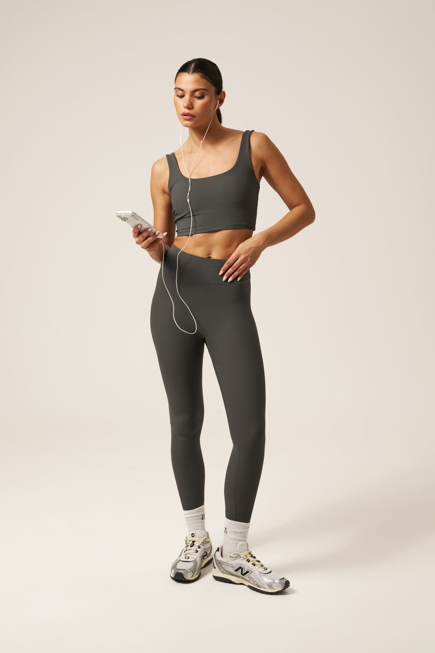 The Sculpt Built In Sports Bra - Graphite