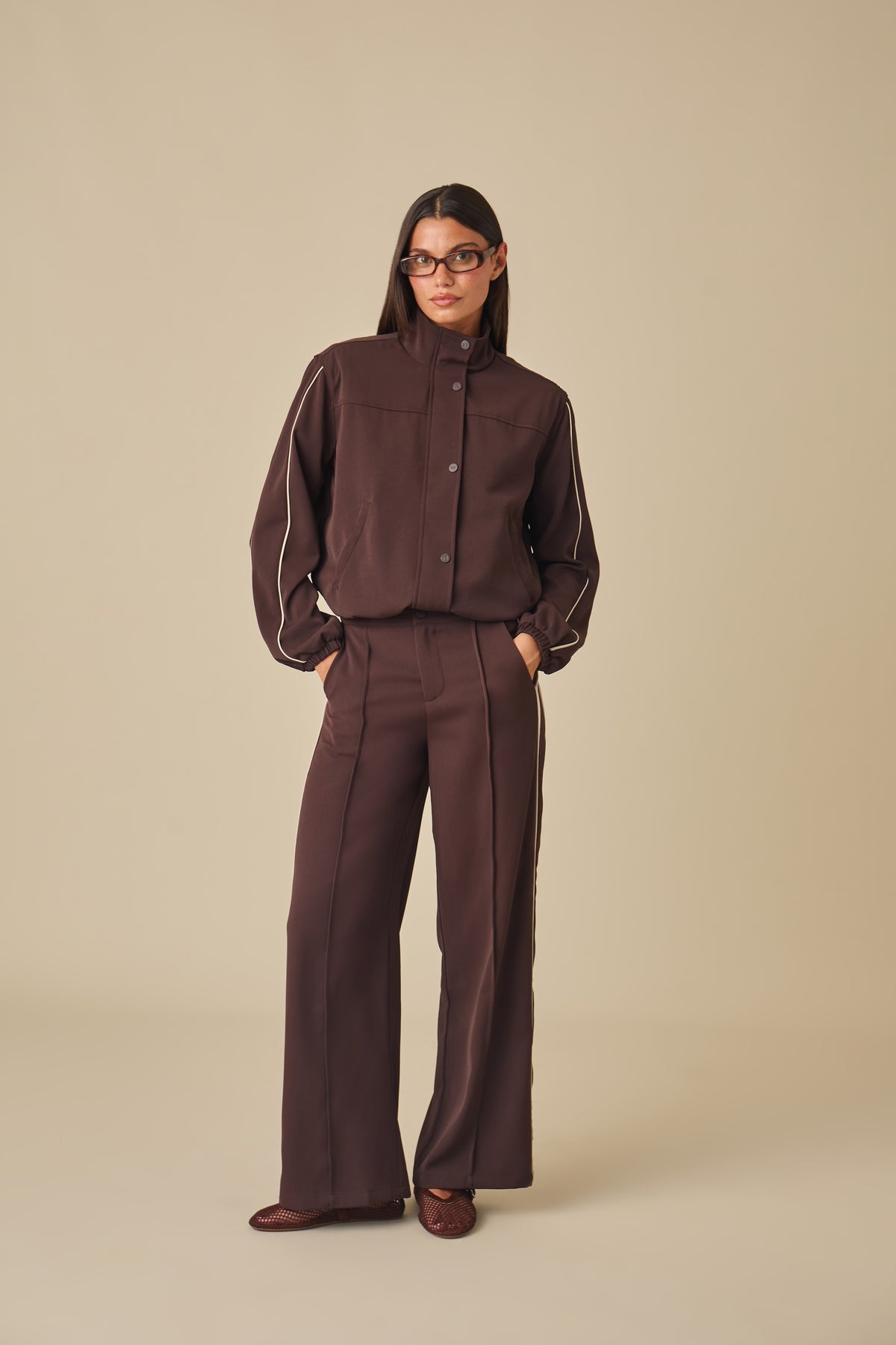 Adjustable Waist Smart Joggers - Espresso