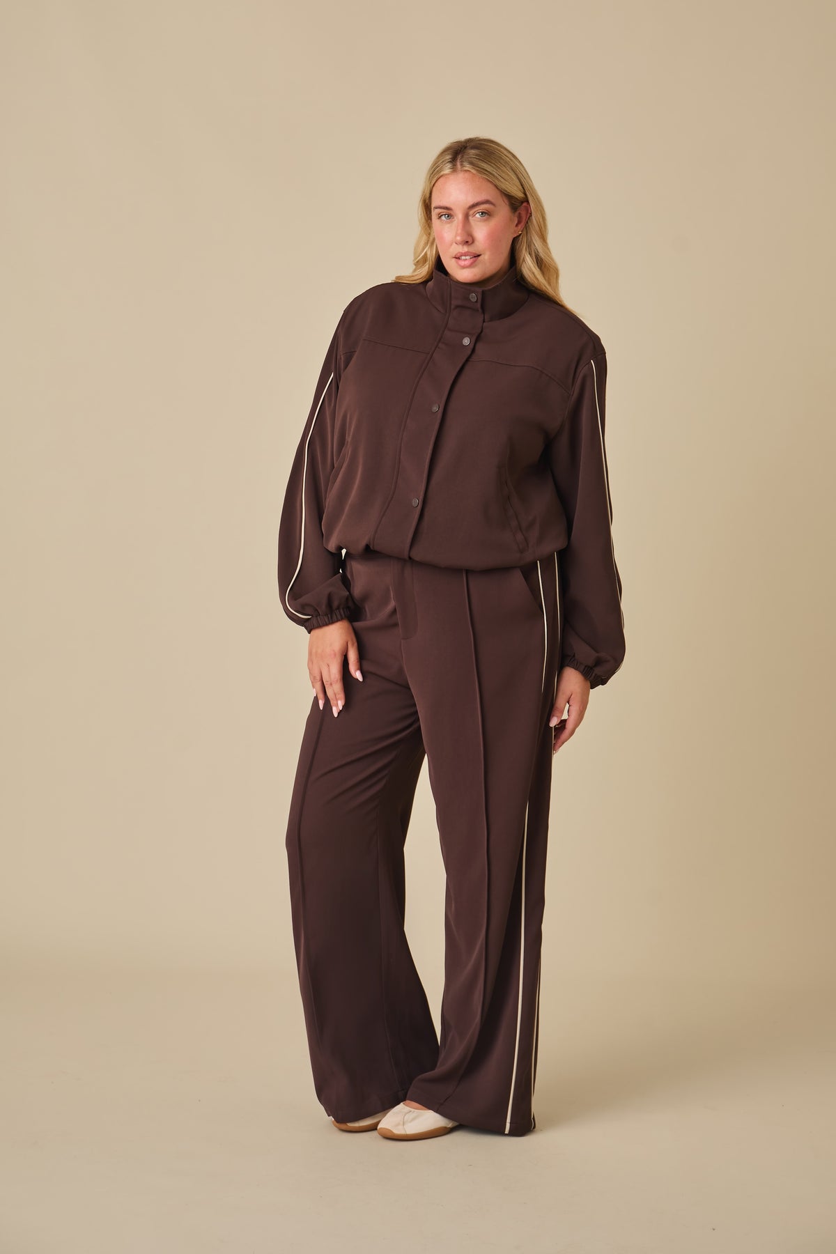 Adjustable Waist Smart Joggers - Espresso