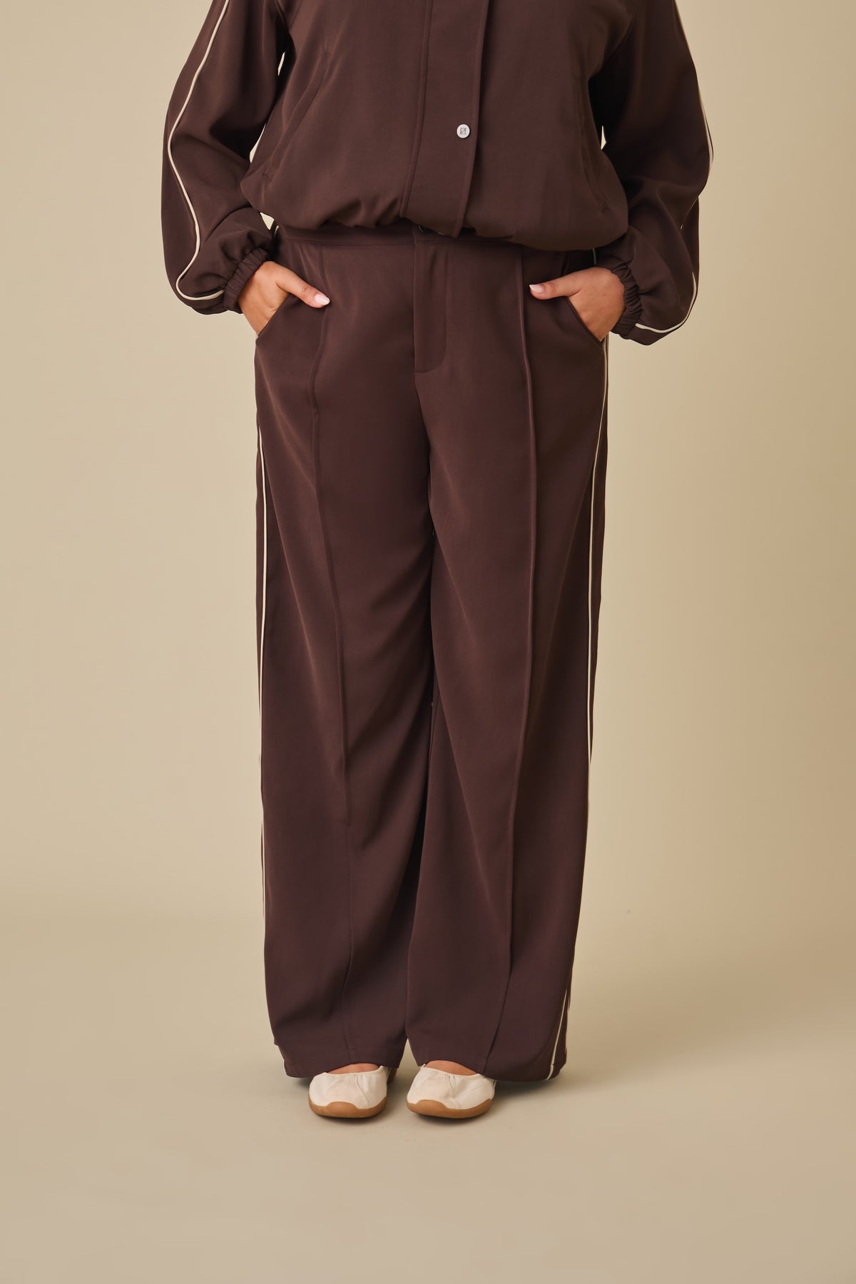 Adjustable Waist Smart Joggers - Espresso