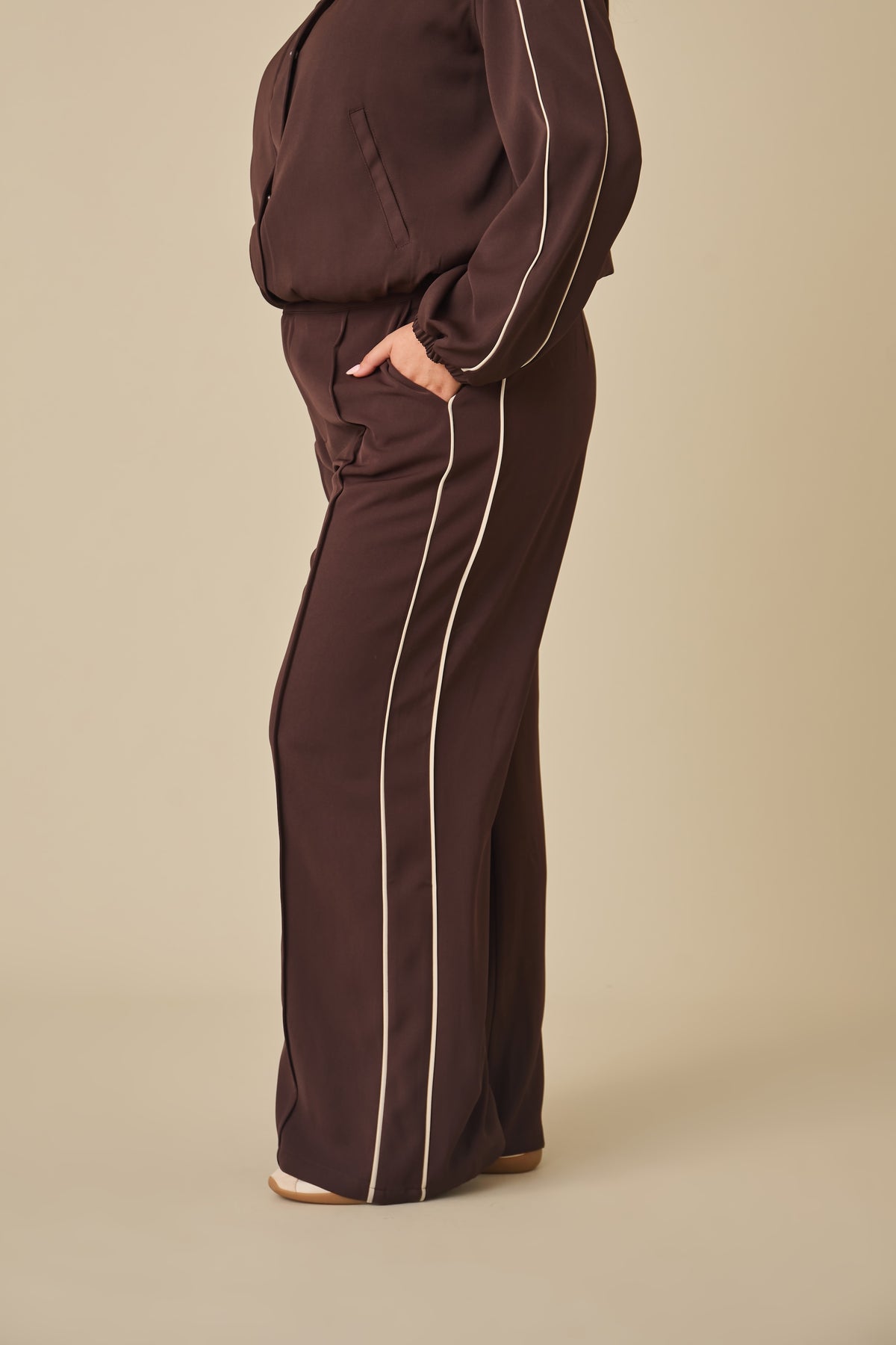 Adjustable Waist Smart Joggers - Espresso