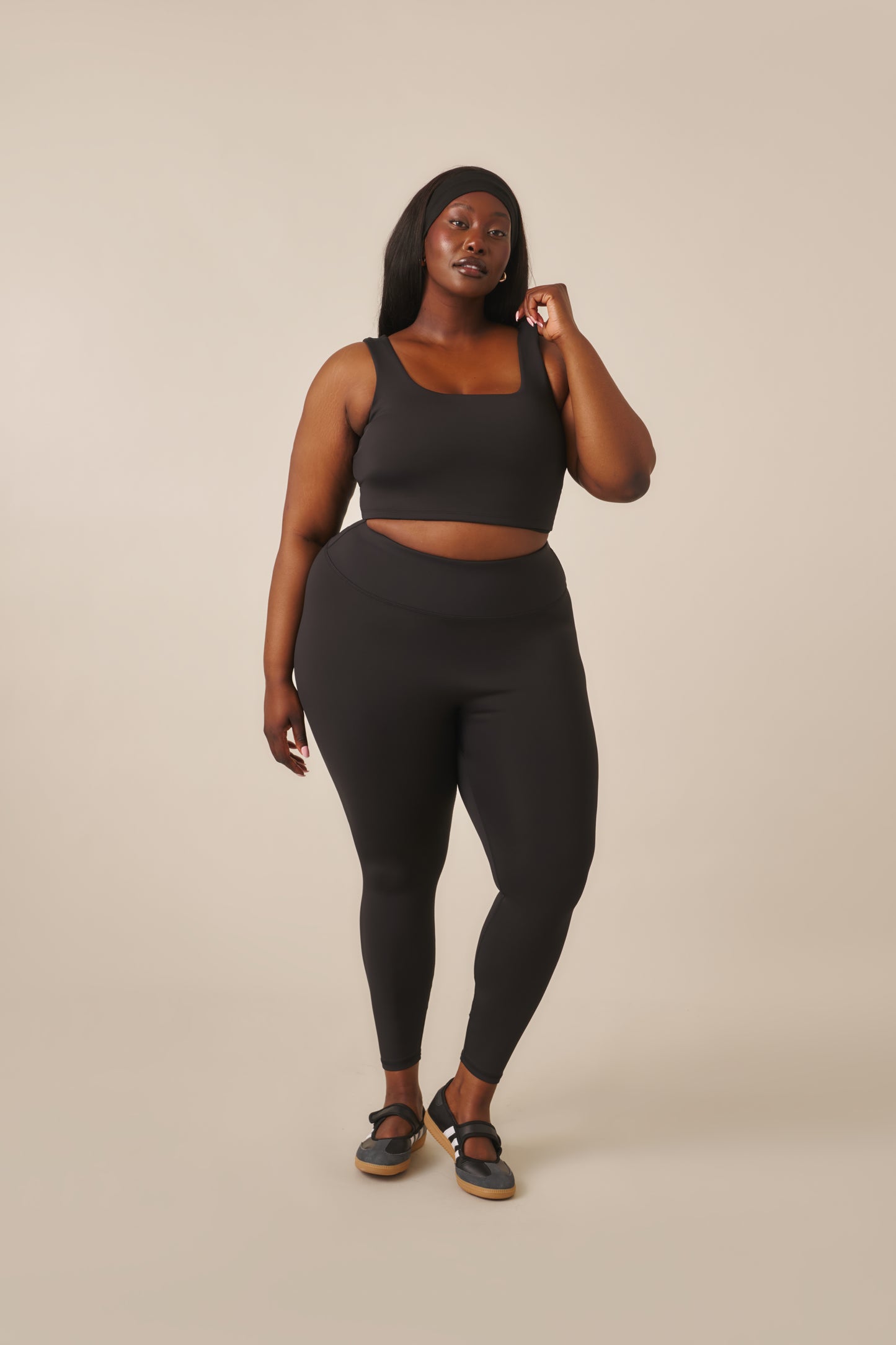 Smoothform Built In Bra Sports Bra - Core Black