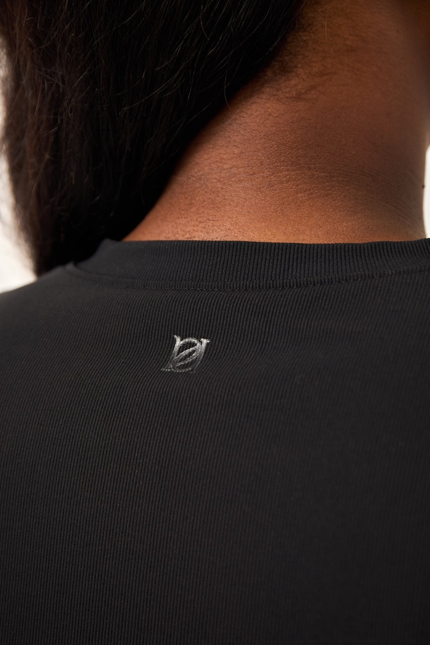 The Sculpt Crew Neck Built In Bra Top - Core Black